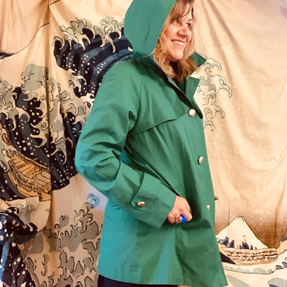 Y2K green Calvin Klein raincoat w detachable hood, gold detail L